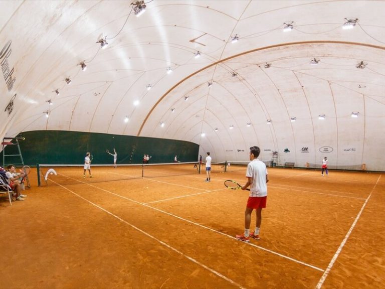 LED illuminazione campo da tennis